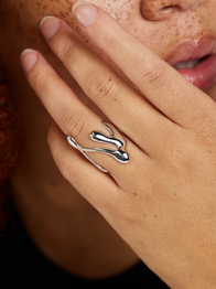 Astrid Ring